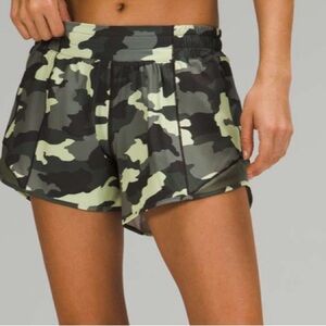 Like New Lululemon Hotty Hot Low Rise Short 4" Long